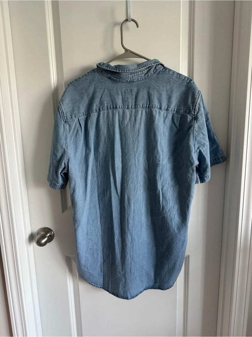 Levi's Light Denim Short-Sleeve Button-Up Shirt